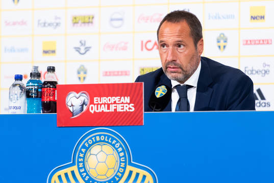 Head coach John van't Schip of Greece