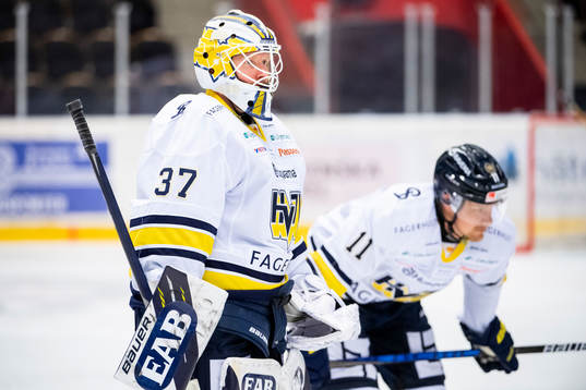s målvakt Jonas Gunnarsson och Simon Önerud