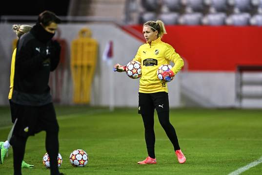 Goalkeeper Jennifer Falk of Häcken