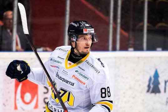 s Jesper Kokkonen jublar