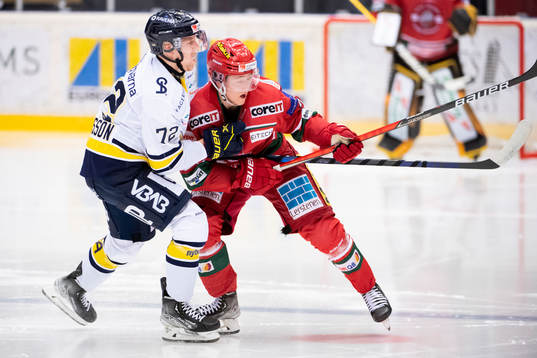 s Jonathan Davidsson och Modos Filip Hansa