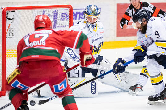 s målvakt Filip Larsson