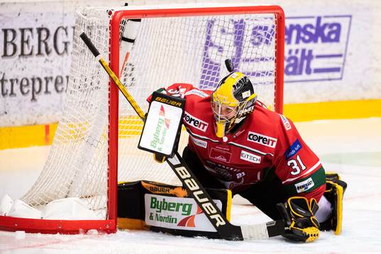 Modos målvakt Henrik Tikkane