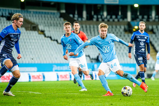 Malmö FFs Hugo Bolin mot Onsalas Hugo Björnberg