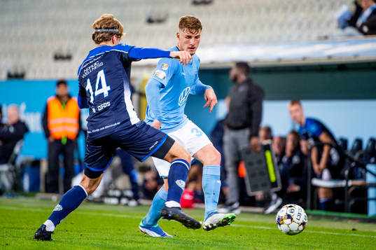 Malmö FFs Markus Björkqvist mot Onsalas Hugo Luindström
