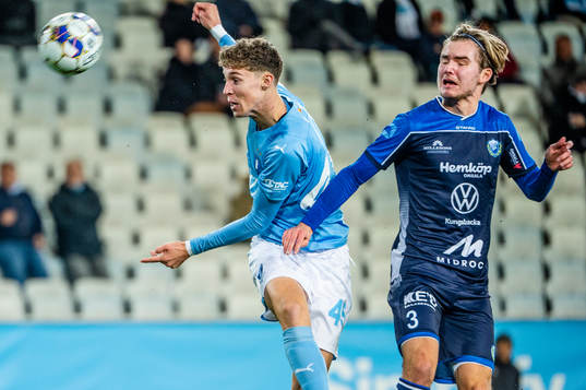 Malmö FFs Samuel Burakovsky mot Onsalas Hugo Björnberg