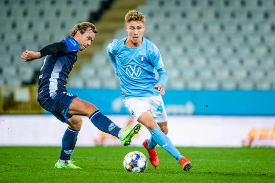 Malmö FFs Hugo Bolin mot Onsalas Adam Fogelblad
