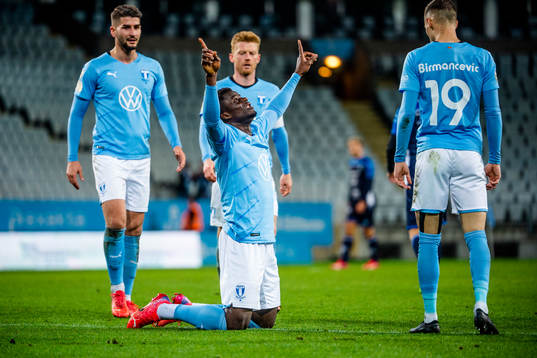 Malmö FFs Malik Abubakari jublar