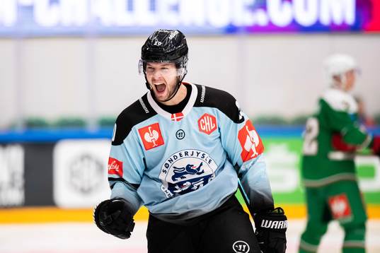 Mads Eller of SønderjyskE celebrate