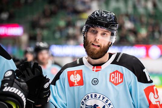 Martin Eskildsen of SønderjyskE celebrate