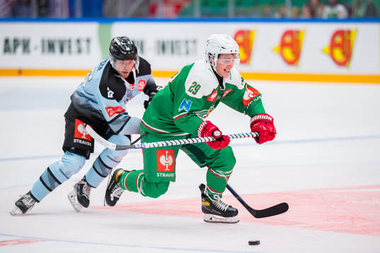 Mathias Borring of SønderjyskE and Tyler Kelleher of Rögle