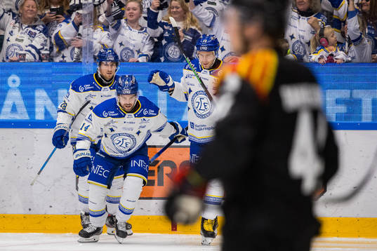 Leksands Oskar Lang jublar