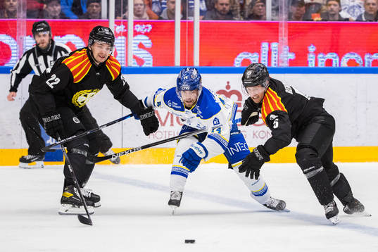 Leksands Oskar Lang mot Brynäs Adam Pettersson och Chay