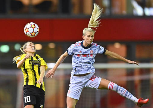 Sofia Jakobsson of Bayern Muenchen and Elin Rubensson of