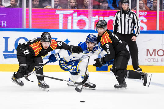 Brynäs Adam Pettersson och Leksands Oskar Lang och Brynäs