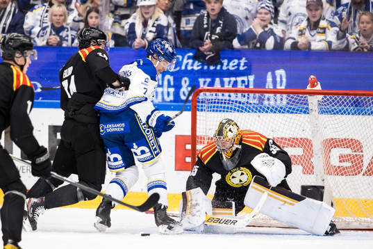 Brynäs Oscar Eklind och Leksands Ben Thomas och Brynäs