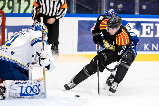 Brynäs Linus Ölund  och Leksands Ben Thomas