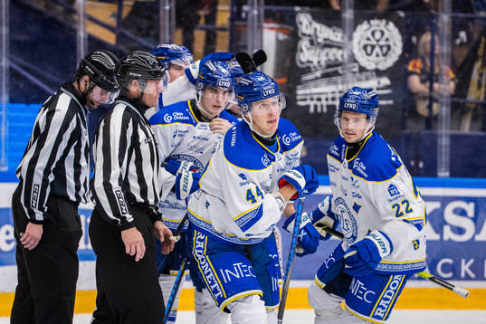 Leksands Carter Ashton jublar