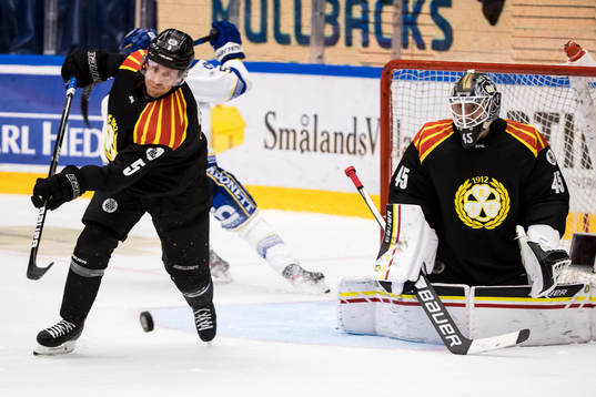 Brynäs Chay Genoway och Brynäs målvakt Viktor Andrén