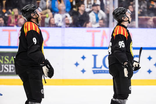 Brynäs Anton Mylläri och Nick Olesen deppar