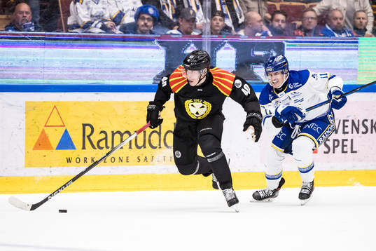 Brynäs Tomi Sallinen och Leksands Martin Karlsson
