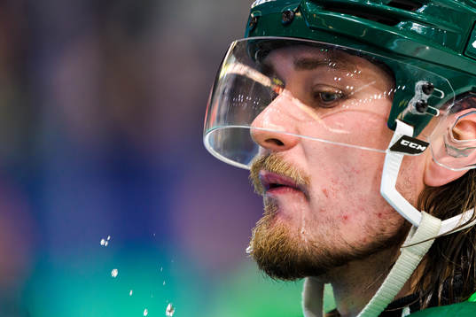 Färjestads Linus Johansson deppar