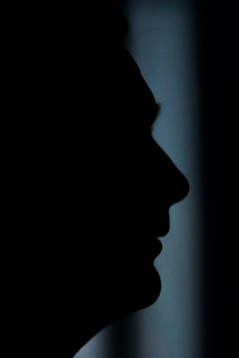 Siluetten av Färjestads tränare Johan Pennerborn