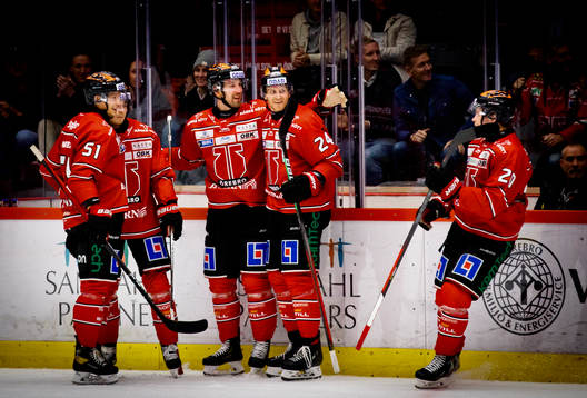Örebros Rasmus Rissanen gör 3-0 och jublar med Kristian