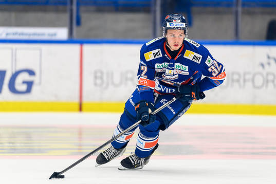 Växjös Oscar Hagman värmningen före