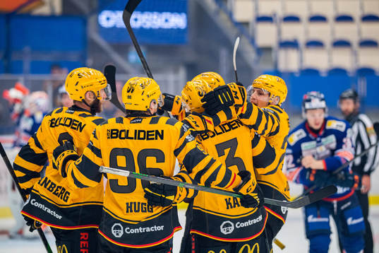 Skellefteås spelare jublar