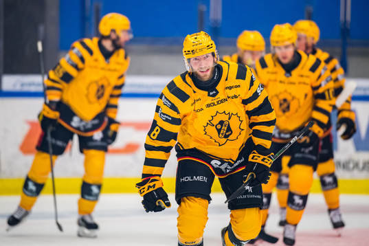 Skellefteås Petter Granberg jublar