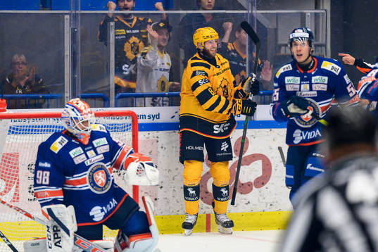 Skellefteås Petter Granberg jublar