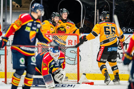 Luleås Pontus Andreasson (m) jublar