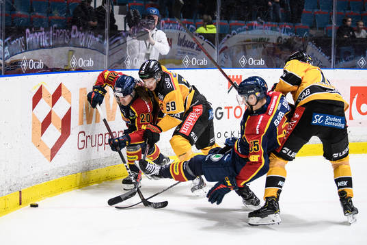 Djurgårdens Marcus Sörensen och Linus Videll mot Luleås