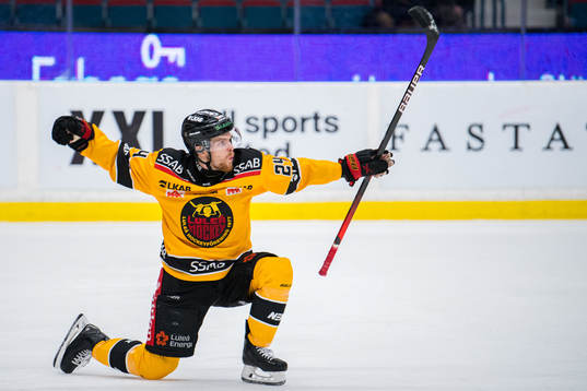 Luleås Brendan Shinnimin jublar
