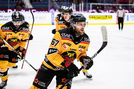 Luleås Linus Omark jublar