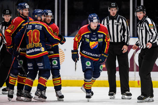 Djurgårdens Filip Cederqvist (h) jublar
