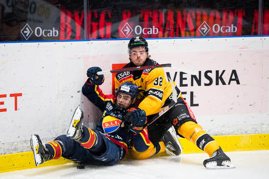 Djurgårdens Liam Öhgren och Luleås Oscar Engsund