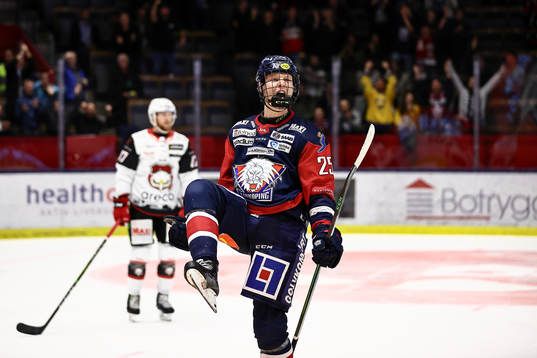 Linköpings Filip Bystedt jublar
