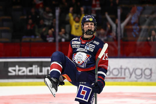 Linköpings Filip Bystedt jublar