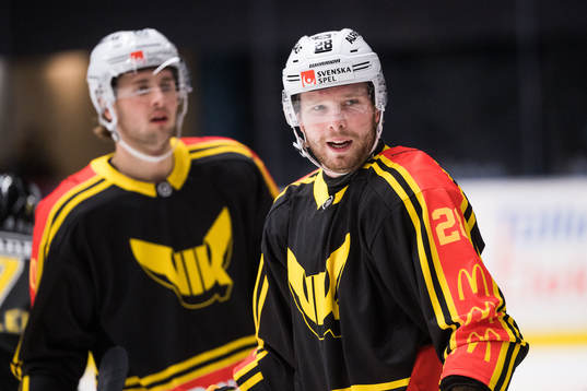 Västerås Lukas Zetterberg innan ishockeymatchen i