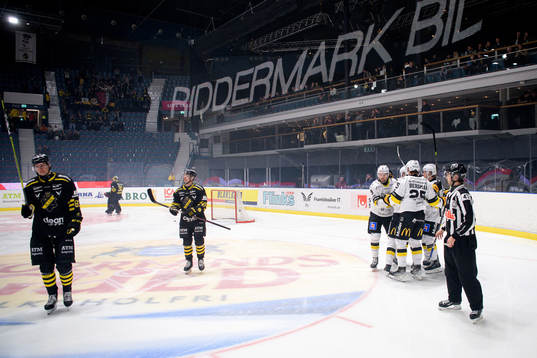Västerås spelare jublar