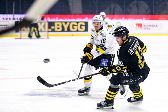 s Max Lindholm
