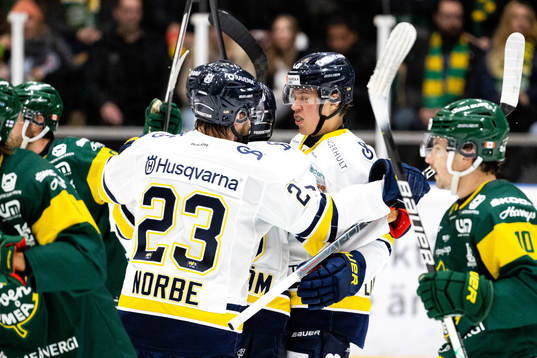 s Jonathan Wikström jublar