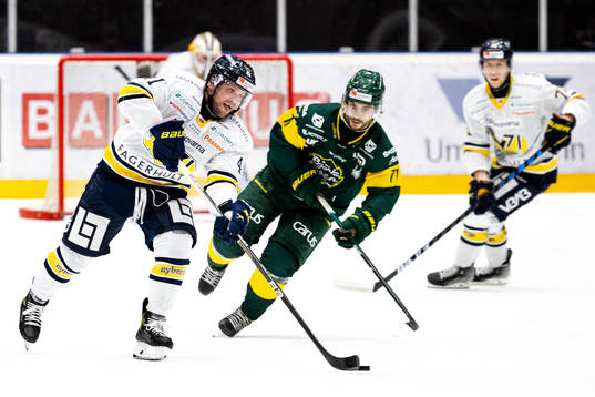 s Chad Billins och Björklövens Gustav Possler