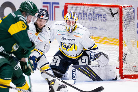 s målvakt Jonas Gunnarsson får jobba i målet