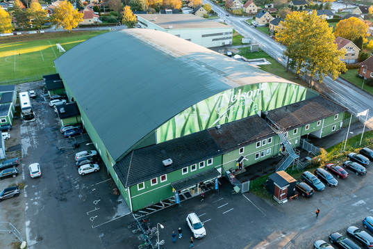 Exteriör vy av Nelson garden arena före ishockeymatchen i