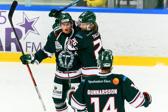 Tingsryds Jacob Lundegård och Kim Tallberg jublar