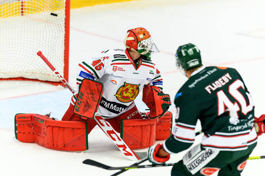 Tingsryds Tobias Fladeby gör mål 2-1 bakom Moras målvakt