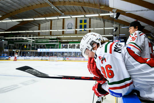 Moras Lukas Wernblom deppar